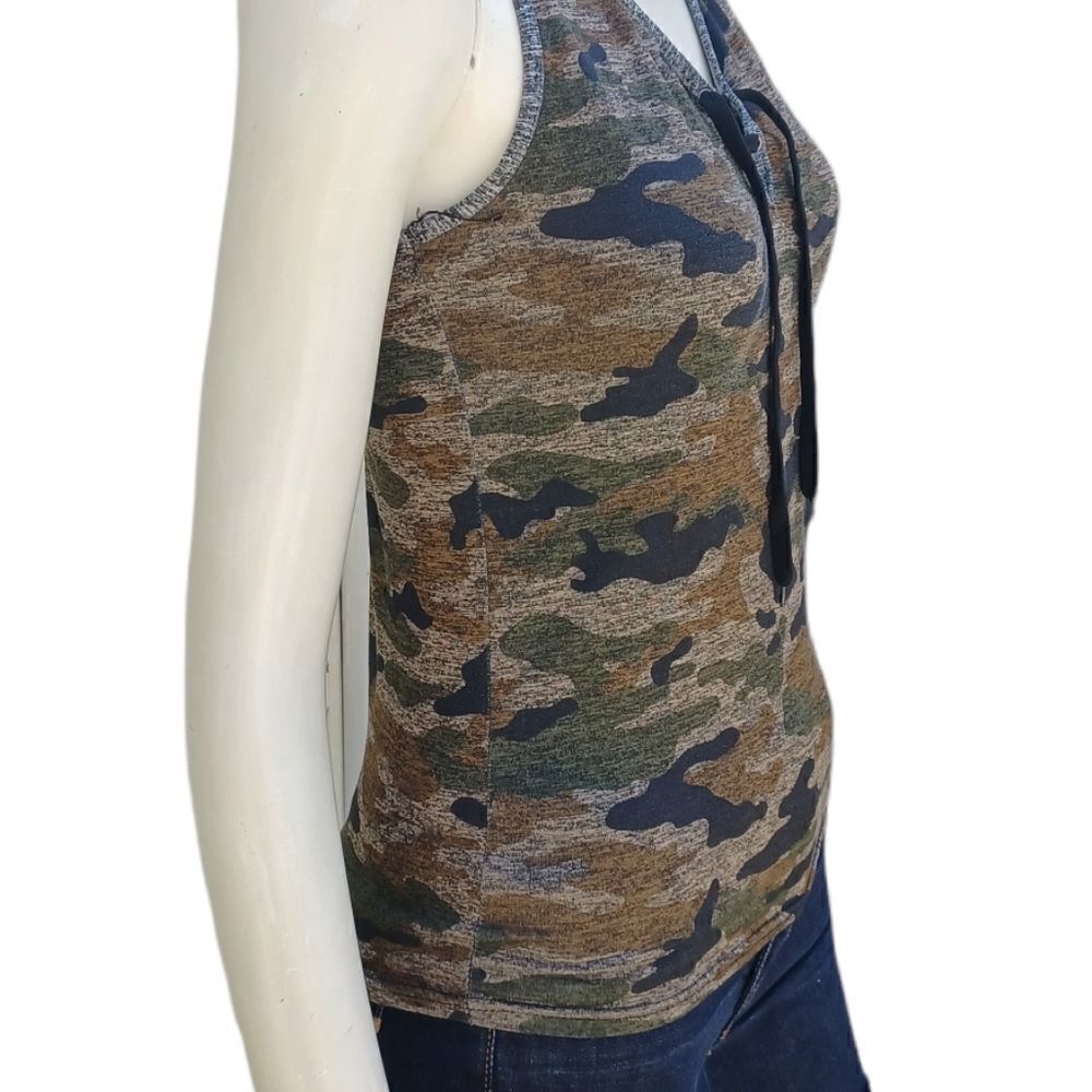 610933....Camo Design Tank Top Size Small - Picture 4 of 5